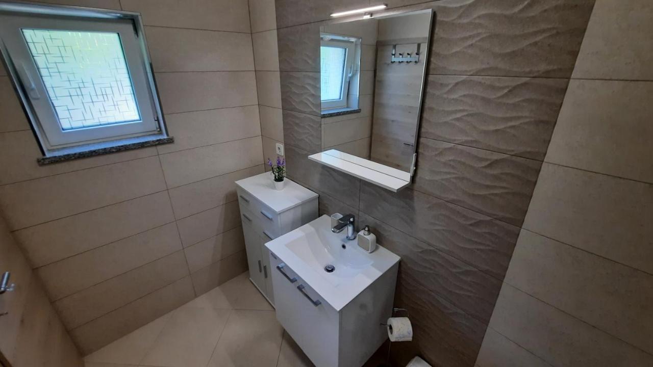 Apartman Ela Donji Rukavac Exterior foto