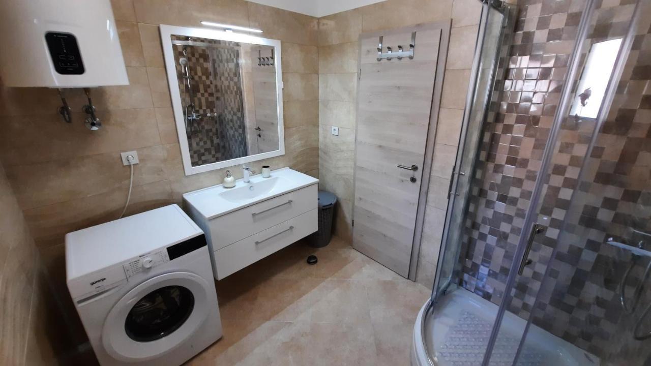 Apartman Ela Donji Rukavac Exterior foto